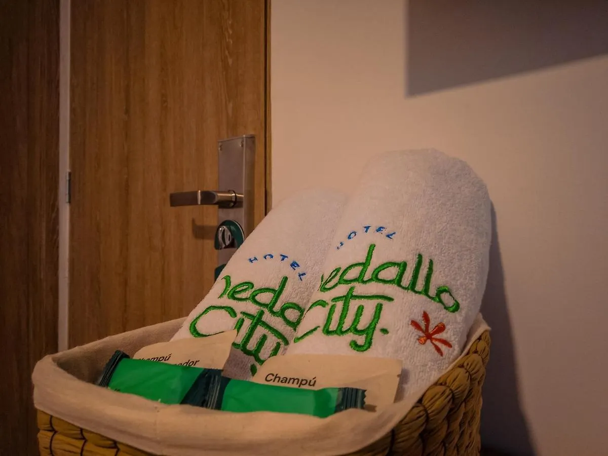 Hotel Medallo City Медельин
