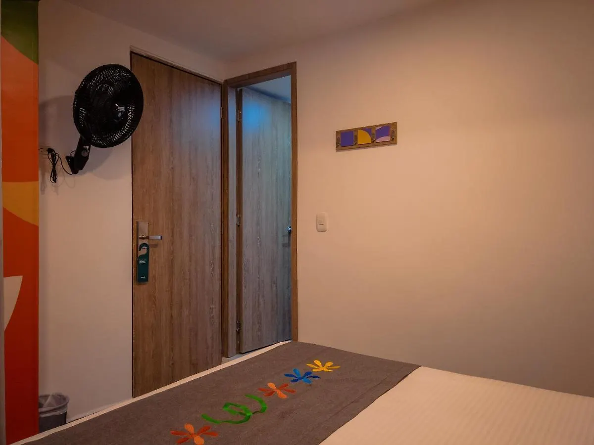 Hotel Medallo City Медельин