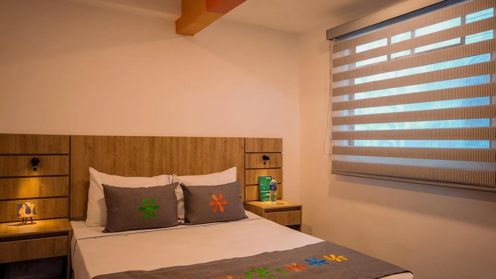 Hotel Medallo City Медельин