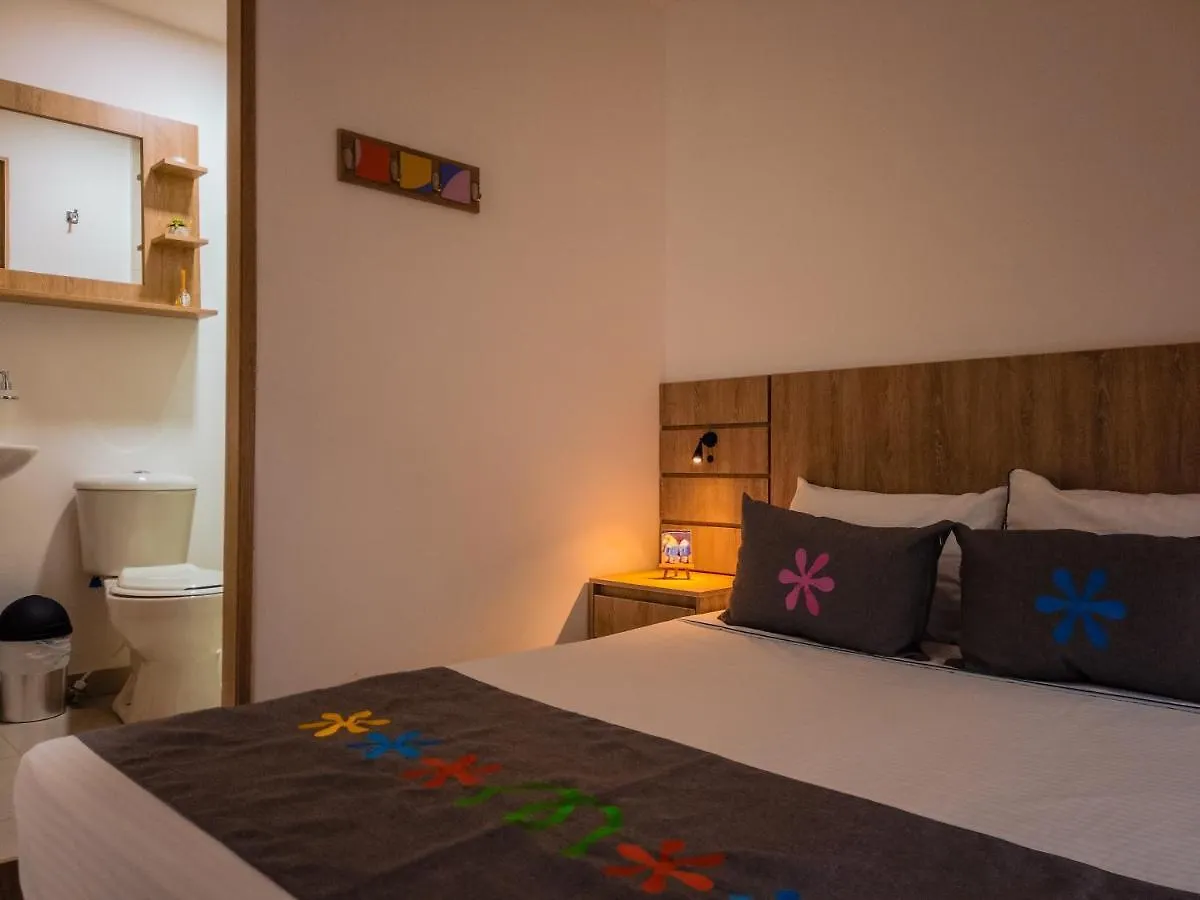 Hotel Medallo City Медельин